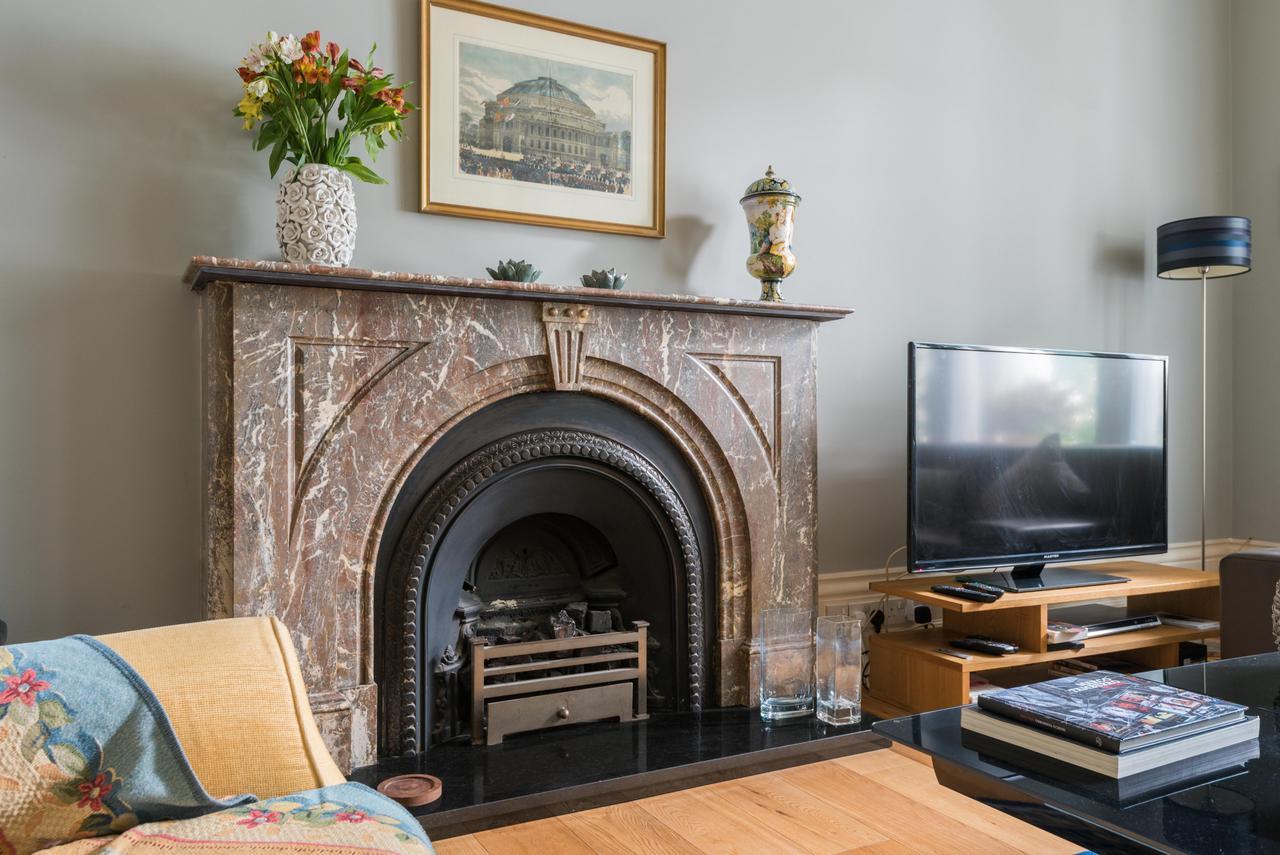 Lovely Chelsea Home Near The Thames By Underthedoormat London Exteriör bild